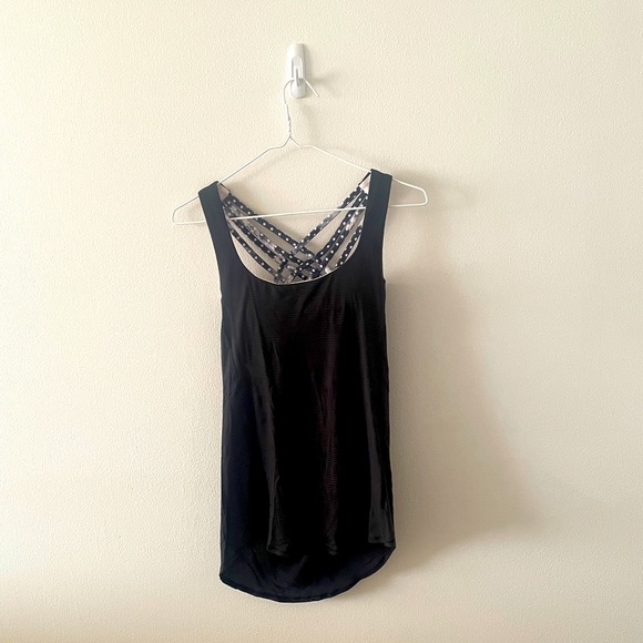 Lululemon Wild Tank. Size 4. Color: Black/ white and pink floral print bra. - Picture 3 of 11
